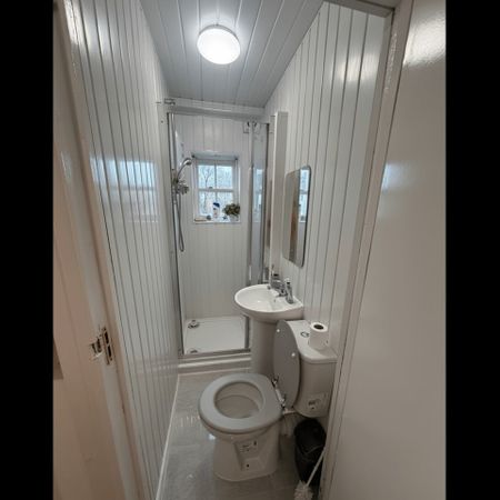 1 Bed Flat, Brixton Hill, SW2 - Photo 4