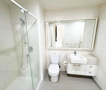 Exceptional City Apartment with Exclusive Access - Photo 2