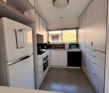 North Melbourne - Photo 4