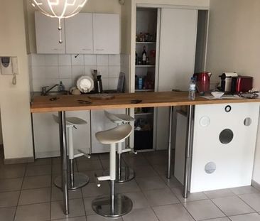 Location Appartement 2 pièces 42m² VILLEURBANNE 69100 - Photo 3