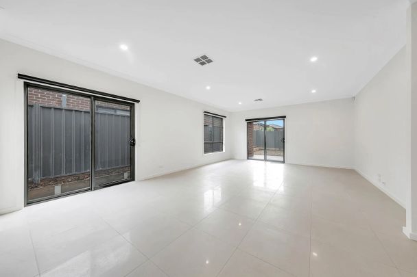 Elegant Family Living in a Prime Wollert Location - Photo 1