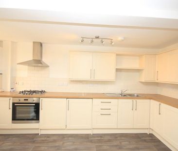 2 bedroom maisonette to rent - Photo 5
