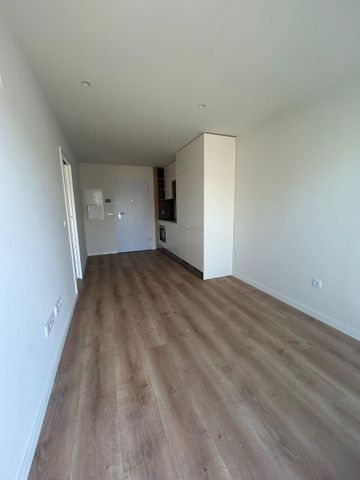 Apartamento T1 com lugar de garagem a 300 metros da Estação do Metro da Trindade - Photo 5