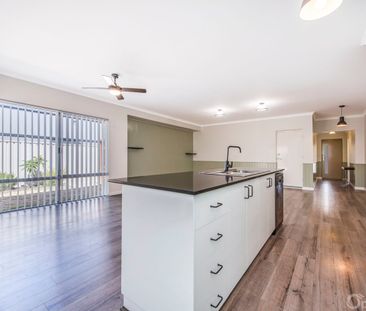 Less than 700m from the coast - Photo 2