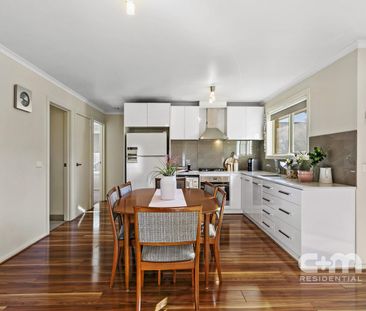 3-Bedroom Brick Beauty - Photo 3