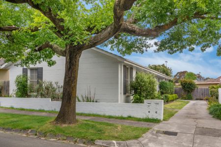 Quiet and Well Positioned Welcoming Unit in Balwyn North - Photo 2