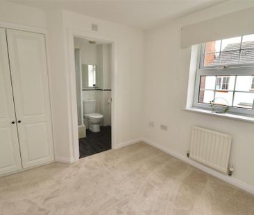 4 bedroom detached house to rent - Photo 5