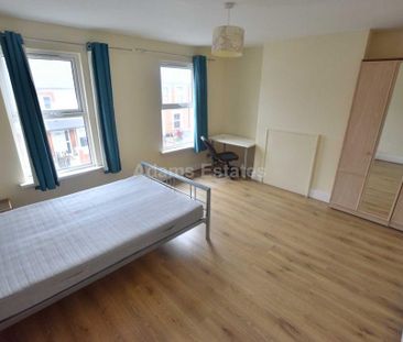 6 bedroom terraced house to rent - Photo 5