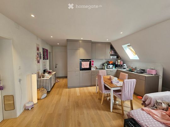Helle, moderne 3,5-Zimmer-Dachwohnung - Photo 1