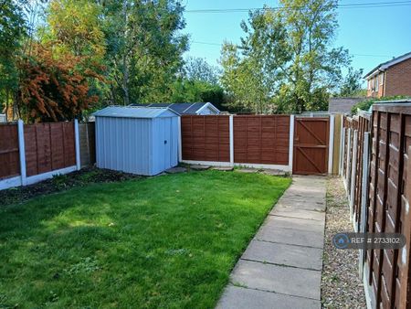 2 bedroom semi-detached house to rent - Photo 3