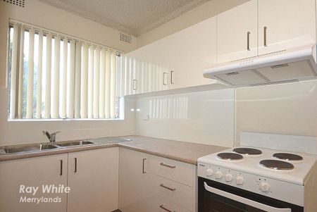 IMMACULATE 2-BEDROOM UNIT IN SMALL COMPLEX - Photo 2