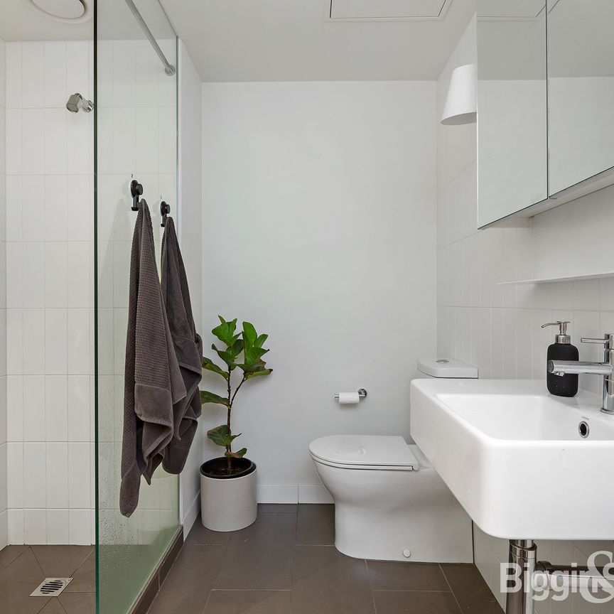 INNER CITY DESIGNER LIVING AT ITS BEST! - Photo 1