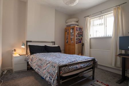 Luxury 4 bedroom house in the heart of Cathays - Photo 4