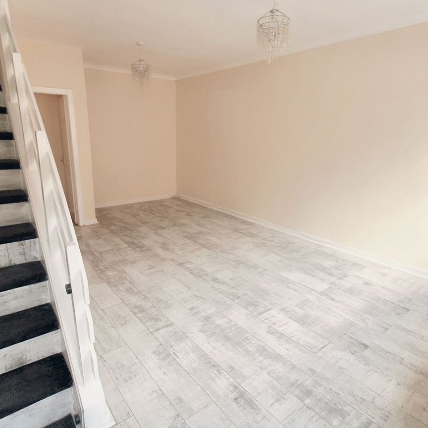 4 bed terraced house to rent in Staley Road, Ashton-Under-Lyne, OL5 - Photo 1