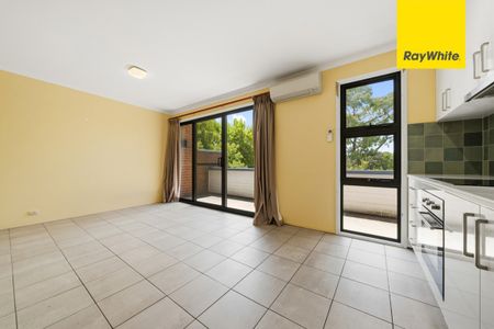 Leafy Lyneham, the Perfect Location - Photo 2