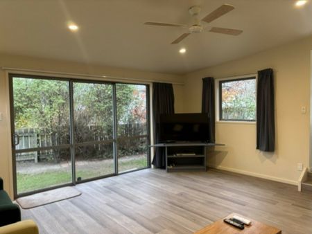 FULLY FURNISHED 3 BEDROOM HOME - Photo 2