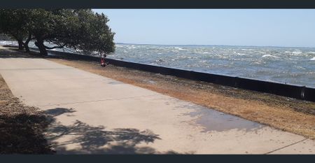 Sandgate beach flat - Photo 2