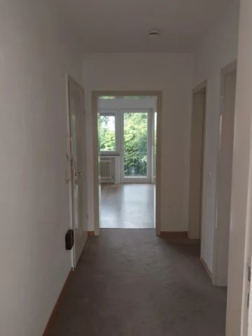 Erdgeschoss Wohnung mit Balkon - Photo 2