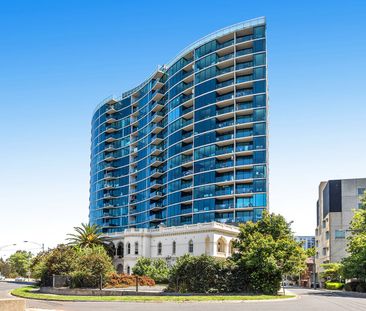 Executive Apartment Opposite Albert Park Lake - Photo 1