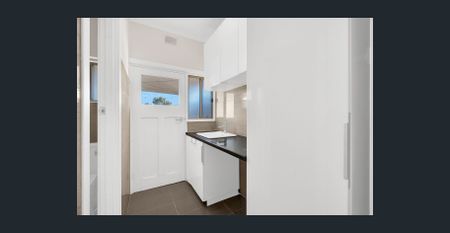 Hi, I’m modern, spacious living in the heart of Campbelltown - Photo 4