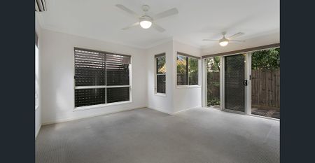 Large Townhouse in Premium Location - Photo 2