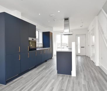 2 bedroom semi-detached house to rent - Photo 4