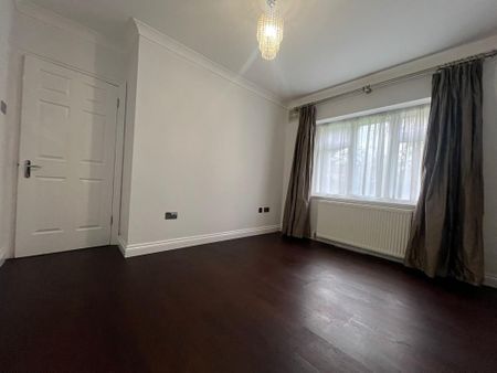 3 bedroom ground floor flat to rent - Photo 5