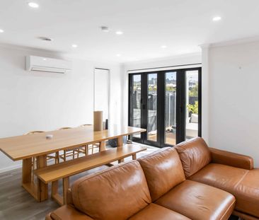 Lovely two-storey home in Pokeno! - Photo 1