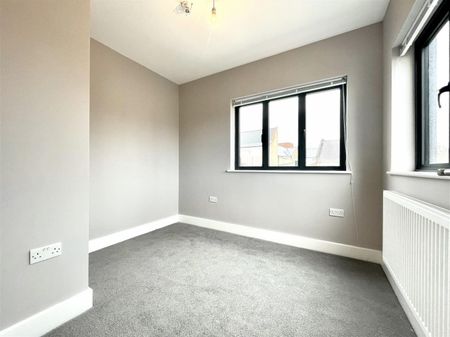 4 Bedroom House - Townhouse To Let - Photo 5