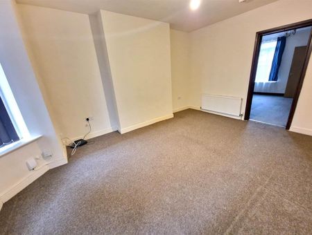 Flat 1, 12 Lockwood Road, DN1 - Photo 3