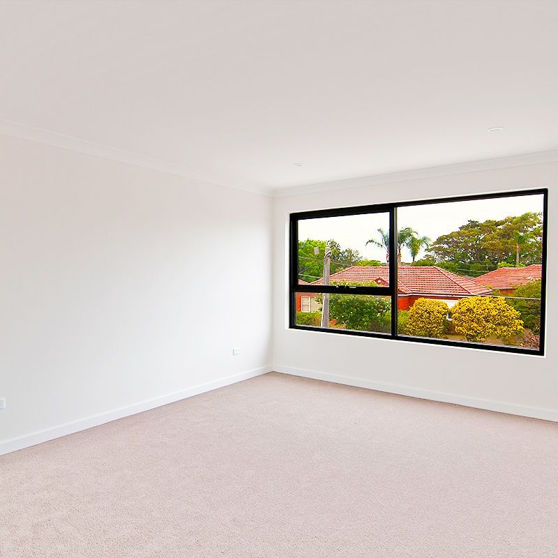 Stylish Four Bedroom Home In Prime Maroubra Location! - Photo 1