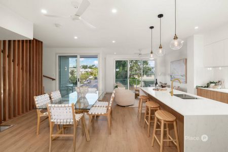 3/50 Lake Street, Yeronga QLD 4104 - Townhouse For Rent | Domain - Photo 2