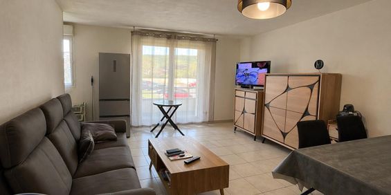 Location Appartement 2 pièces 47m² ST AUBIN LES ELBEUF 76410 - Photo 3