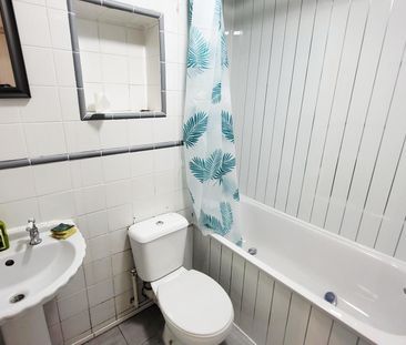 Mandeville Court, London - Photo 3