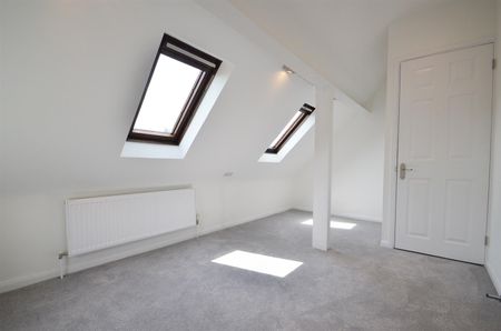 Collins Drive, Ruislip, HA4 - Photo 5