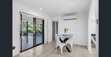 Large 5 bedroom Family Home in the heart of Cleveland - Available 24/12/25 - Photo 4