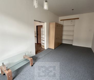 Apartment for rent, 2+kk - 1 bedroom, 38m - Photo 1