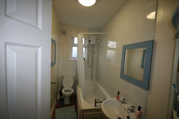 Burley Lodge Road, Burley, Leeds - Photo 1