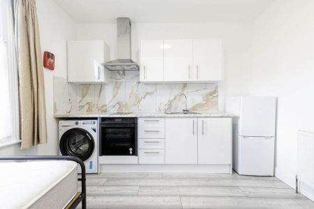 Studio to rent - Photo 2