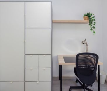 Avinguda del Port, Valencia, Valencian Community 46023 - Photo 1