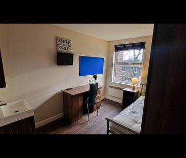 Room in a Shared House, St Anns Lane, LS4 - Photo 1