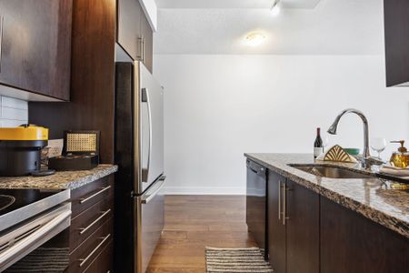 For Lease - 28 Linden Street Unit# 2708, Toronto, Ontario - Photo 3