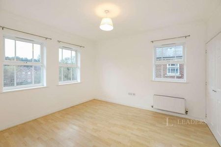 Brooklands, Haywards Heath, West Sussex, RH16 - Photo 4