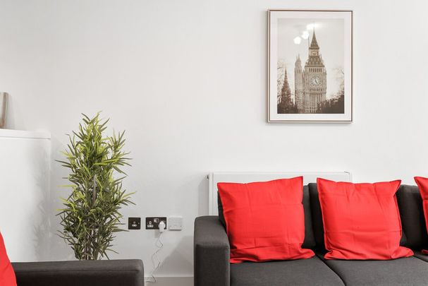 Redchurch Street - Photo 1