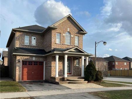 Detached Home For Lease | W9018592 - Photo 2