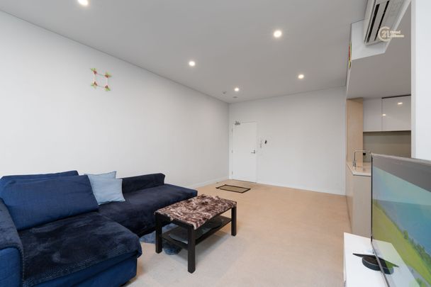 Courtyard Leads to the Pool and Bbq Area @$650 Per Week - Photo 1