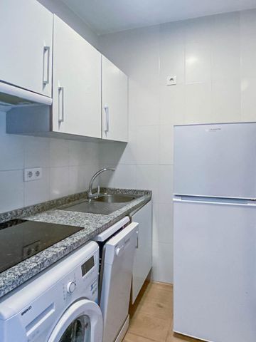 Piso de alquiler en Luis Montoto, La Calzada - La Florida - Photo 2