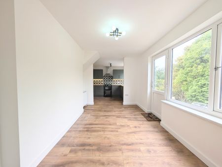 Bryntirion, Mountain Ash, Ynysboeth - Photo 2