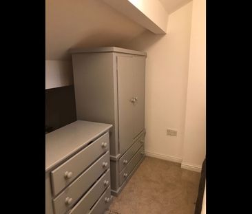 1 Bed Flat, Roundhay Road, LS8 - Photo 2