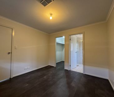 Modern 3-Bedroom Home – Comfortable Living in a Great Location! - Photo 5